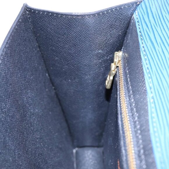 LOUIS VUITTON Epi Montaigne 23 Clutch Bag Blue - Picture 13 of 16